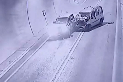 İki Kamyonet Çarpıştı: 7 Yaralı