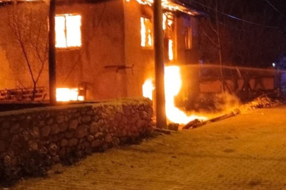 Evde Çıkan Yangın Panik Yarattı