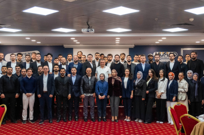 Genç MÜSİAD Bursa’da Yusuf Akkaş Gençlerle Buluştu