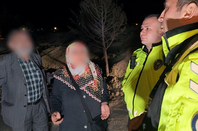 Takla atarak şarampole devrilen otomobilin sürücüsü, kaza sonrası kayıplara karıştı