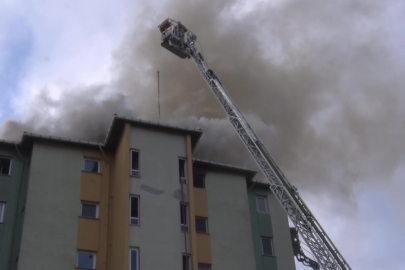 Sitenin İçinde Dairede Çıkan Yangın Büyük Paniğe Neden Oldu