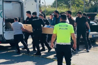 Park Halindeki Araçta Silahla Vurulmuş Bir Ceset Bulundu