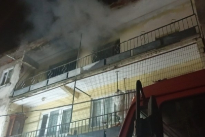 Bursa'da korkutan yangın: Daire kullanılamaz hale geldi