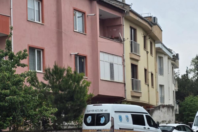 Haber alınamayan öğretmen evinde ölü bulundu