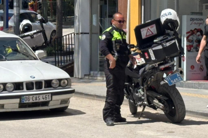 Çevreyi rahatsız eden sürücü, 21 bin TL ceza yerken gülerek poz verdi
