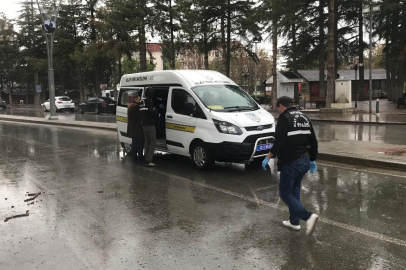 Konya'da kuyumcu dükkanı, motosikletli 4 kişi tarafından soyuldu