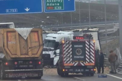 Meyve ve Sebze Yüklü Tır Kaza Yaptı: 1 Yaralı