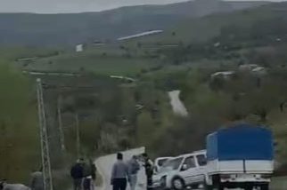 Hafif Ticari Araçla Otomobil Çarpıştı: 2 Yaralı