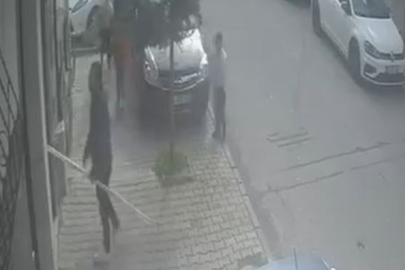Sokakta oynayan çocuklara saldırıp bina sakinlerine bıçak çekti