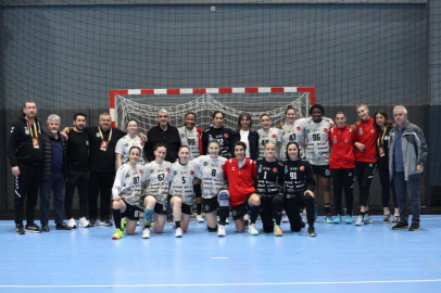 Bursa Büyükşehir Belediyespor şampiyonluğa koşuyor