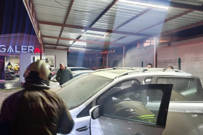Otomobil Alevlere Teslim Oldu
