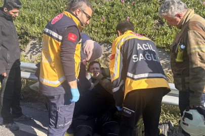 Kamyonet ile Motosiklet Çarpıştı: Sürücü Ölümden Döndü
