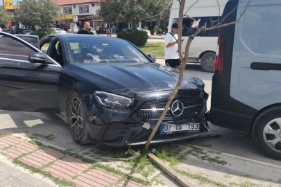 Antalya'da Feci Kaza: 4 Yaralı