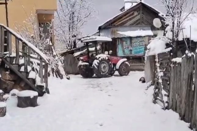 Sivas şaşırtmadı: Mayıs ayının başında kar yine yüzünü gösterdi