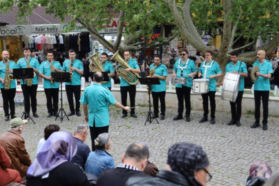 Bursa Büyükşehir Belediye Bandosu’ndan açık havada bahar konseri