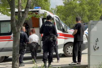 'Erkek arkadaş' kavgasında 3 kız bıçakla yaralandı