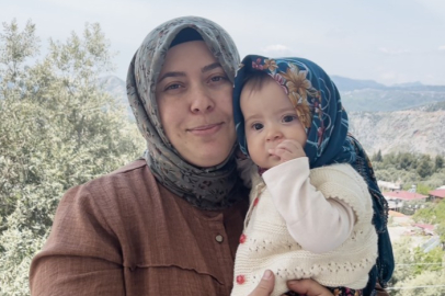 Sosyal medyayı sallayan ikili: Anne ve 7,5 aylık kızı izleyenlerin yüzünde tebessüm bırakıyor