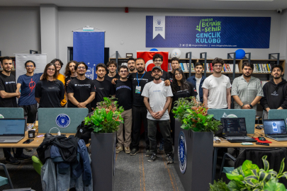 Bursa’daki hackathonda genç yazılımcılar projelerini yarıştırdı