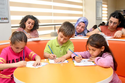 "Hayatımın İlk Kütüphanesi Annem" Anne ve çocukların gönüllerine dokundu