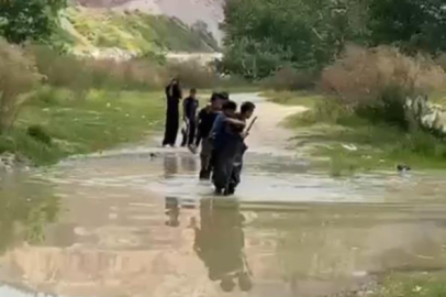 Ekipler seferber oldu: Mahsur kalan 5 çocuk kurtarıldı