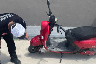 Elektrikli Bisiklet Yan Yattı: 1'i Ağır 2 Yaralı