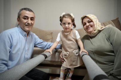 Kızı için su borularından yürüme bariyeri yaptı: "Baba ben de koşacağım"