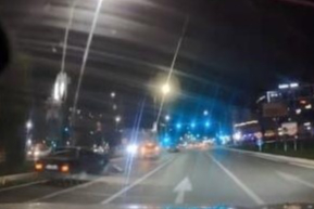 Makas atarken otomobile arkadan çarptı...