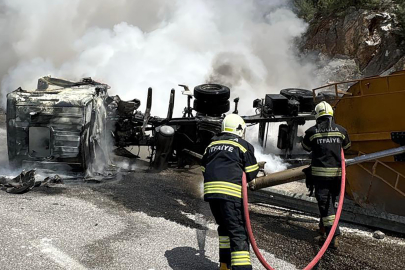 Kaza Yapan Tır Alevlere Teslim Oldu