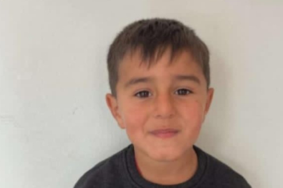 Arazide kayıp olarak aranan çocuk evinin damında ölü bulundu