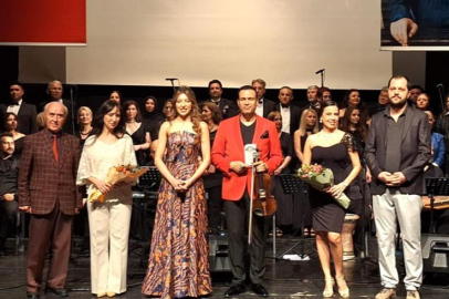 Bursa’da “Zeki Müren Şarkıları” Konserine Yoğun İlgi