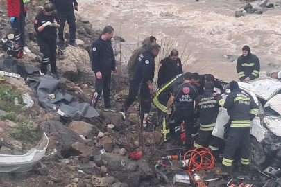 Erzincan’da korkunç kaza : 2 ölü, 1 ağır yaralı