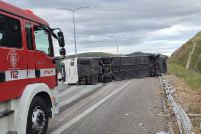 Susurluk'ta yolcu otobüsü devrildi: 25 yaralı