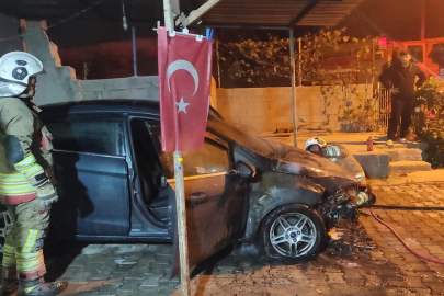 Otomobil Alevlere Teslim Oldu