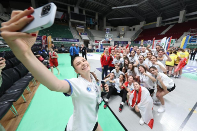 Bursa'da spor şenliklerinde kardeşlik rüzgarı