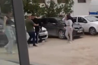 Kızların kavgasını ayıran vatandaşlara bıçakla saldırdı