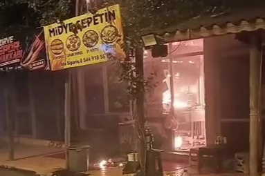 İş yerinde çıkan yangın korkuya neden oldu