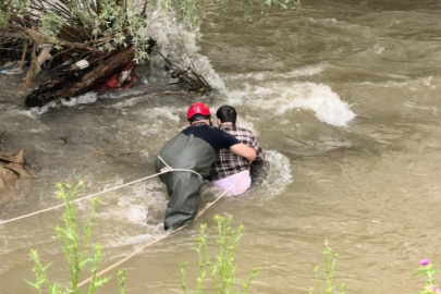 Dereye düşerek akıntıya kapıldı, böyle kurtarıldı