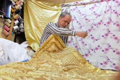 Kraliçe 2. Elizabeth'in yorganını yapan İnegöllü 60 yıldır mesleğine sıkı sıkı sarılıyor