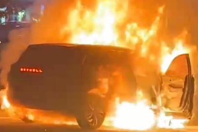 Elektrikli SUV Alev Alev Yandı