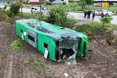 Çanakkale'de tur otobüsü devrildi: 46 yaralı