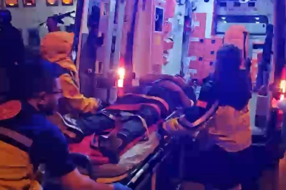 Merdivenlerden uçan motosiklet sürücüsü yaralandı