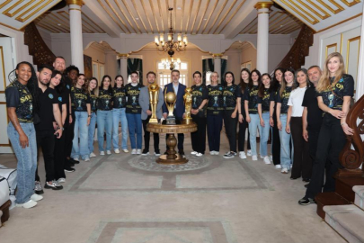 Şampiyon hentbolculardan Başkan Vekili Biba’ya ziyaret