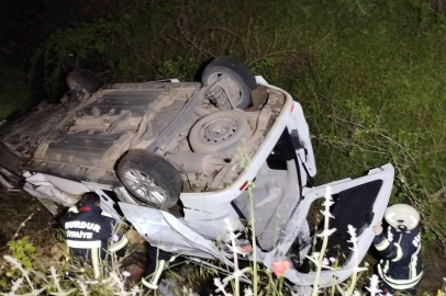 Hafif Ticari Araç Uçuruma Uçtu: 3 Yaralı