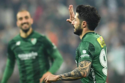 Bursaspor'da iç transfer: Barış Gök ile yola devam