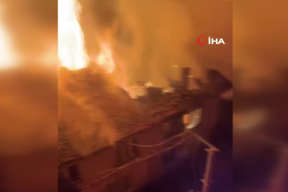 Geceyi aydınlatan yangın mahalleyi ayağa kaldırdı