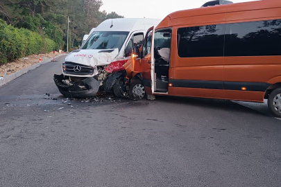 Antalya'da Feci Kaza: 13 Yaralı