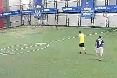 Ölüm halı sahada futbol oynarken yakaladı