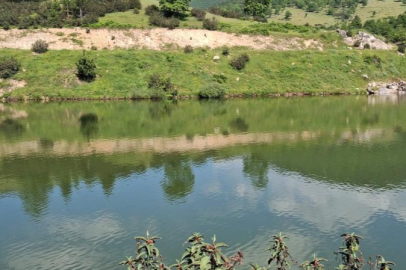 Arkadaşlarıyla girdiği gölette can verdi