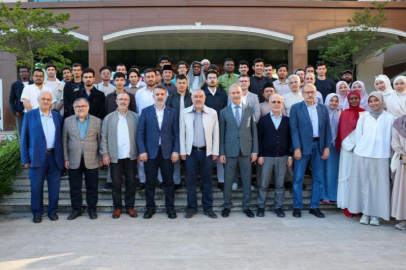 Başkan Vekili Şahin Biba, bayram sabahı öğrencilerle buluştu
