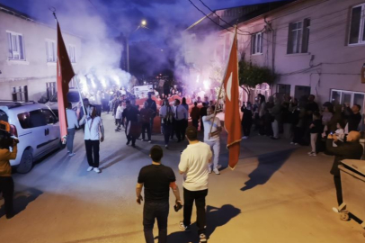 Bursa'da 157 yıllık "deve eğlencesi" geleneği yaşatılıyor